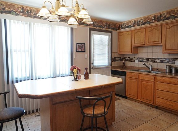 2nd image of 14140 Yorktown Dr