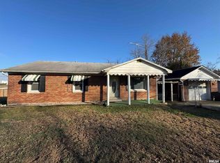 125 Arthur St, Centralia, IL 62801