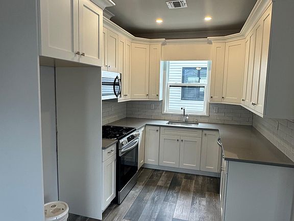 3rd image of 348 Edgegrove Ave #2