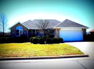 706 E Niangua Dr, Nixa, MO 65714