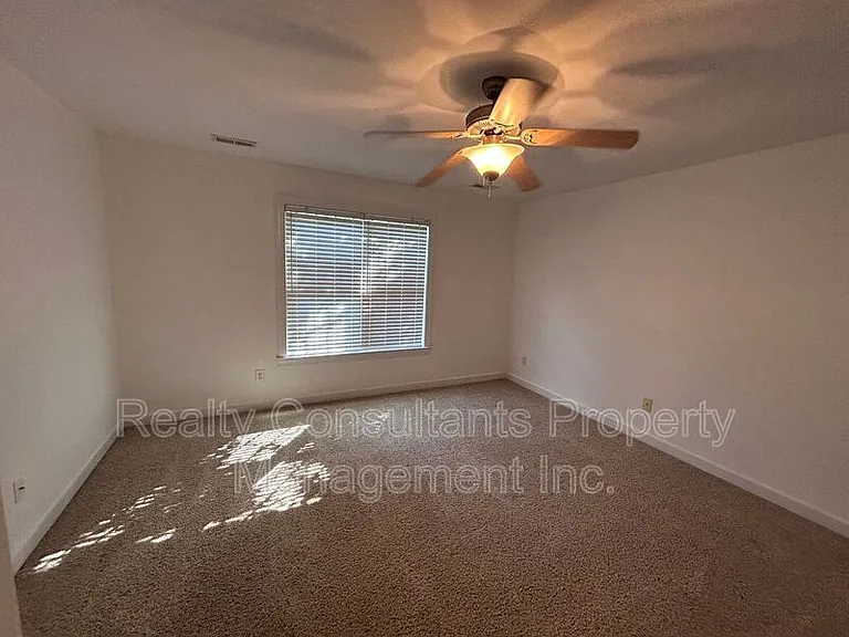 4540 Pebble Lake Dr — Photo 31