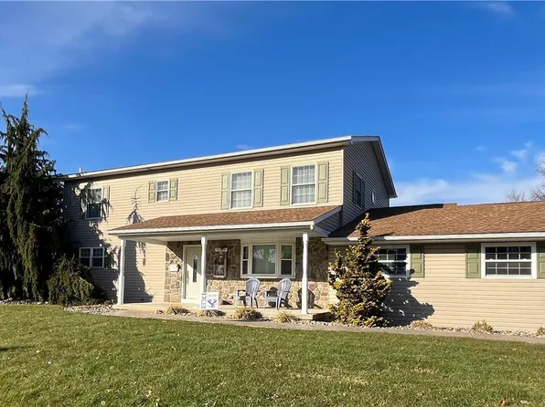 4634 Pine Dr, Nazareth, PA 18064