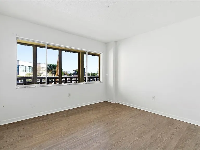 8950 Park Blvd #201 — Photo 31