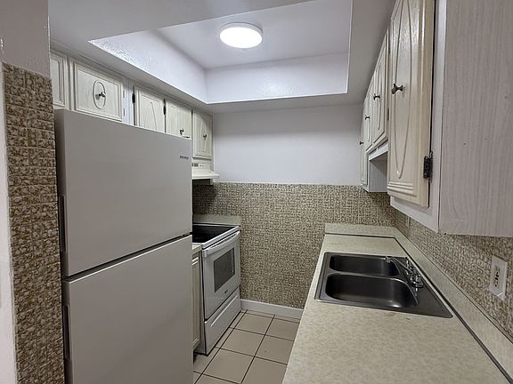 5th image of 2500 NW 9th Ave #11392014