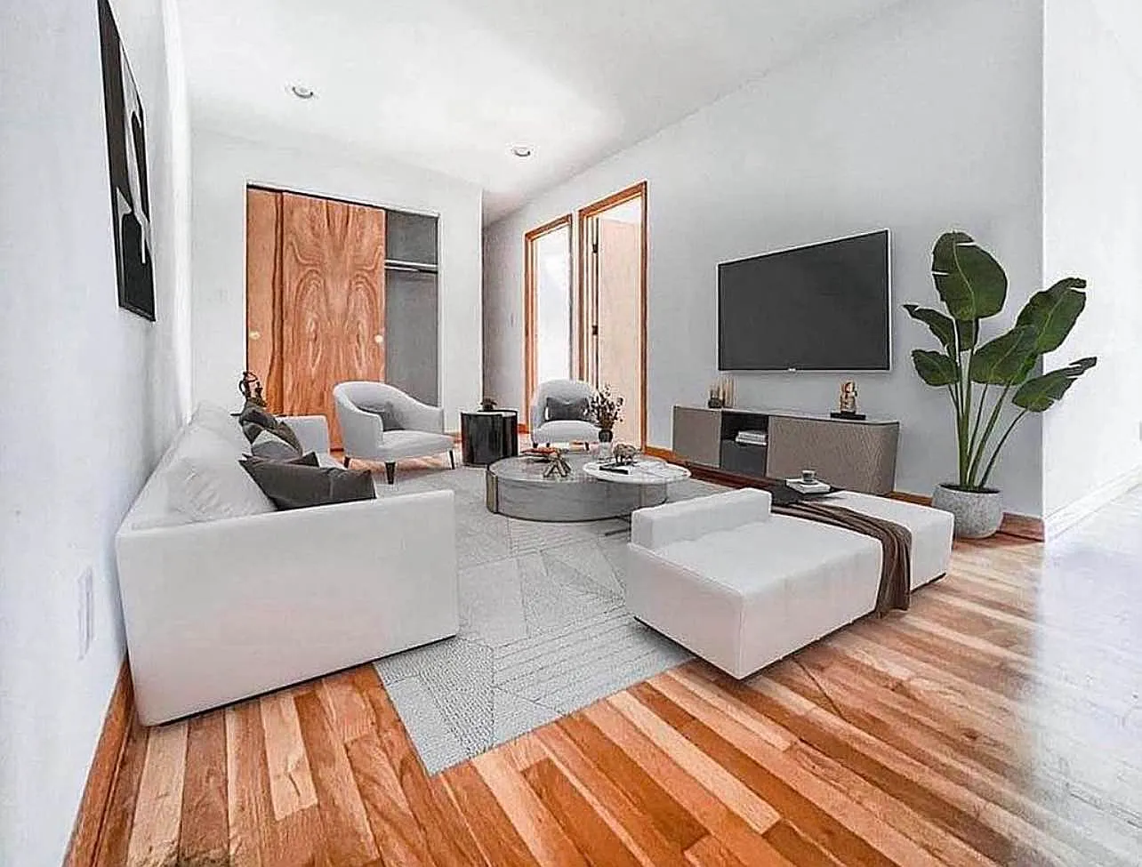 370 West 30th Street — Photo 2