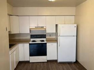 12 Cottage Row #10, Marinette, WI 54143