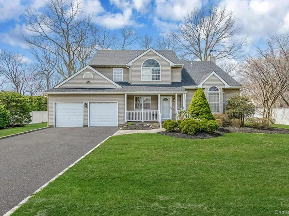 92 Old Selden Stage Road, Selden, NY 11784