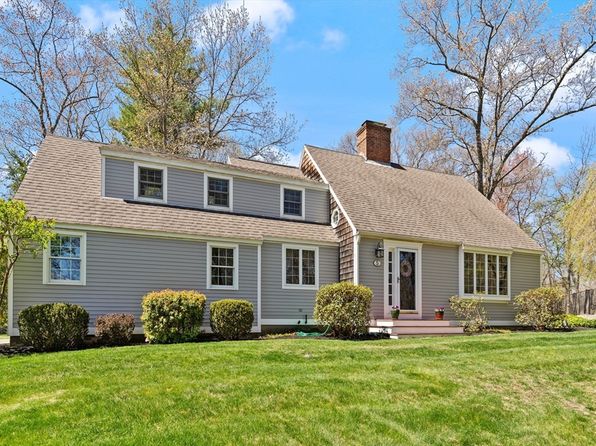 5 Courser Brook Dr, Newbury, MA 01922