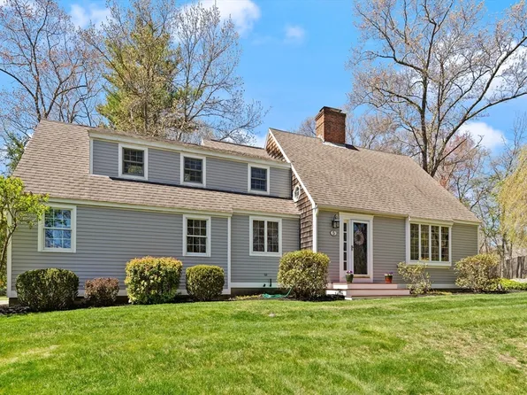 5 Courser Brook Dr, Newbury, MA 01922