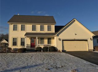 94 Daffodil Trl, Rochester, NY 14626