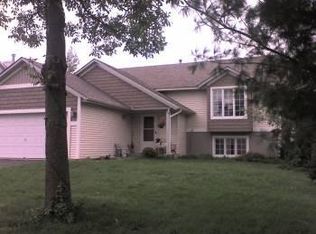 2920 Blue Ridge Dr, Woodbury, MN 55125