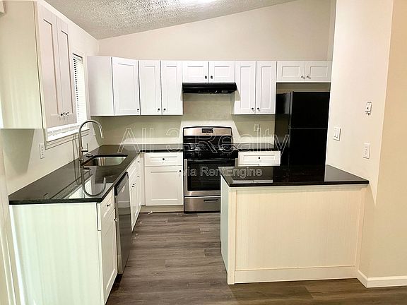 4th image of 5165 Fairforest Dr