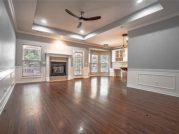 2nd image of 1 Primrose Ln