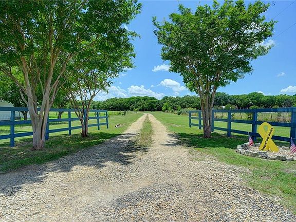 5th image of 1420 County Road 130