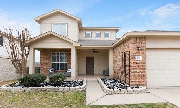 3 bed, 2147 sqft, $2,300 — Photo 1
