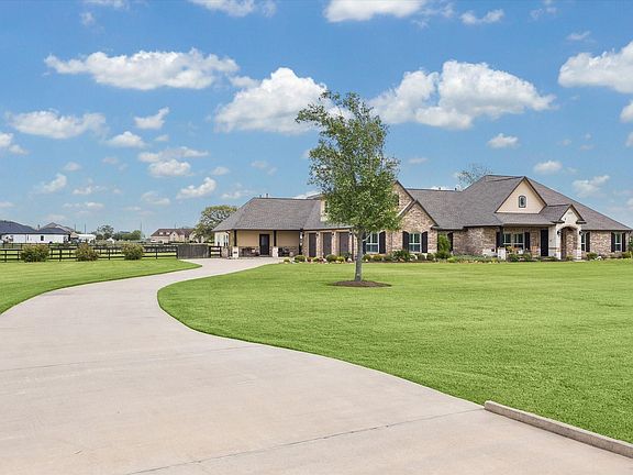 3rd image of 17703 Cedar Hill Dr