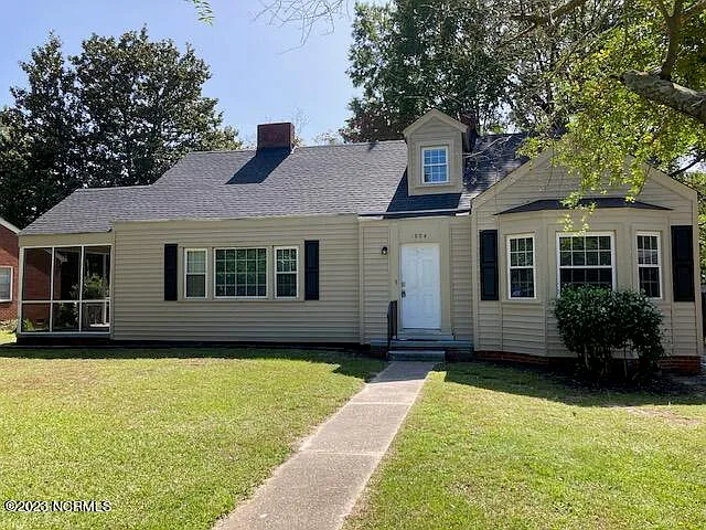 4 bed, 2.0 bath, 2414 sqft, $1,500 — Photo 1