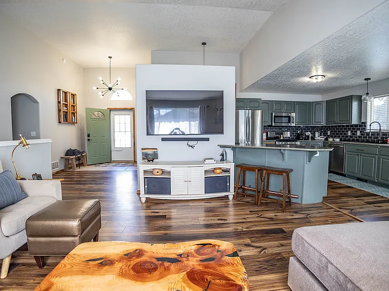 1268 W Bentwood Loop — Photo 86
