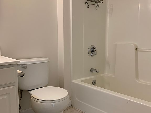 3rd image of 260 Main St APT 201
