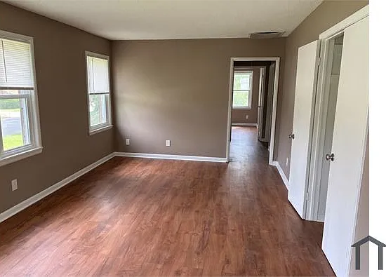 3 bed, 950 sqft, $1,390 — Photo 4