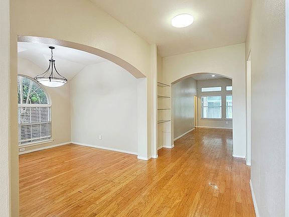 2nd image of 4328 Stone Hollow Way
