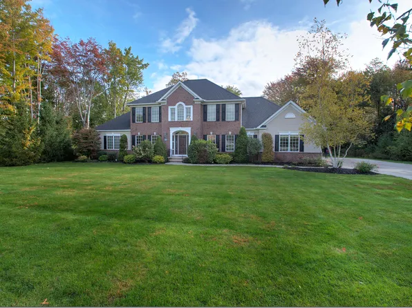 2865 Som Center Rd, Willoughby Hills, OH 44094