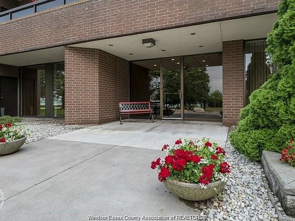 4th image of 3663 Riverside Dr E #807