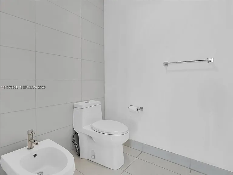 2020 N Bayshore Dr #3303 — Photo 26