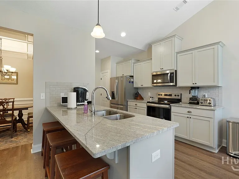 138 Sams Dr — Photo 7