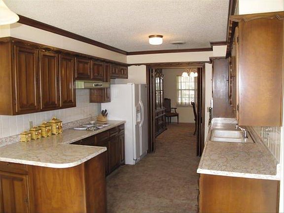 5th image of 3802 Carlton Dr