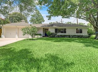 8411 Bluegate Ct, Houston, TX 77025