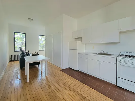 Rented by AZ REALTY NYC LLC | media 8