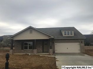 4324 Adventura Dr, Owens Cross Roads, AL 35763