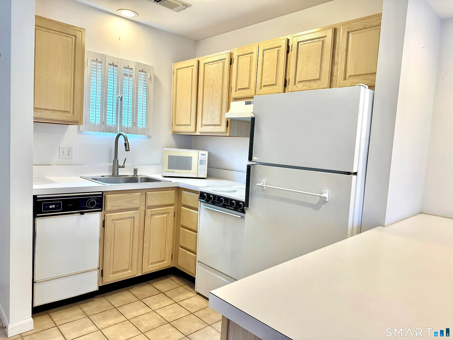 1 bed, 2.0 bath, 864 sqft, $1,850 — Photo 3