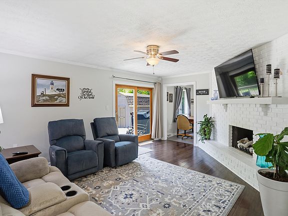 5th image of 929 Briarwood Dr