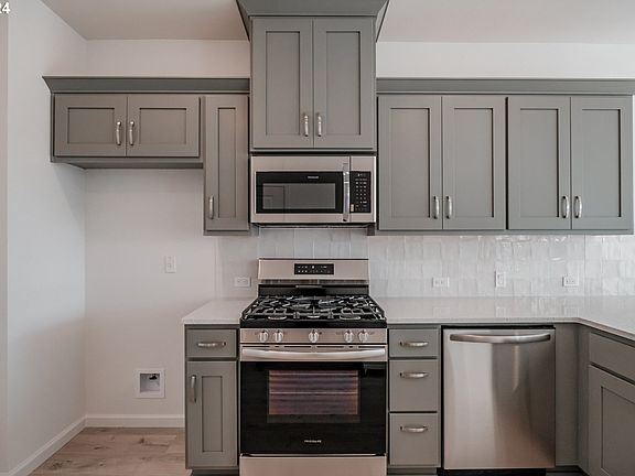 3rd image of 8385 SE Kinnaman St #1140