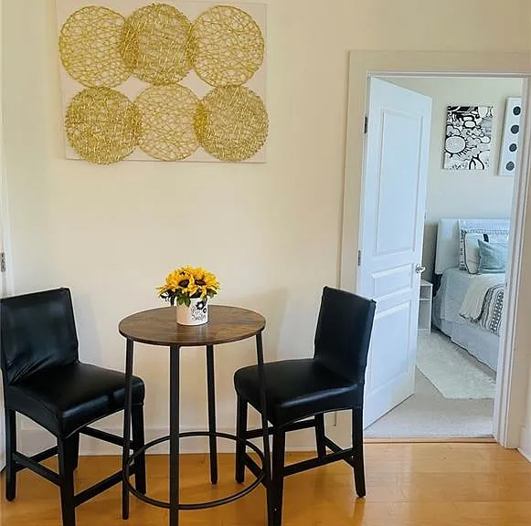 799 Hammond Dr — Photo 11