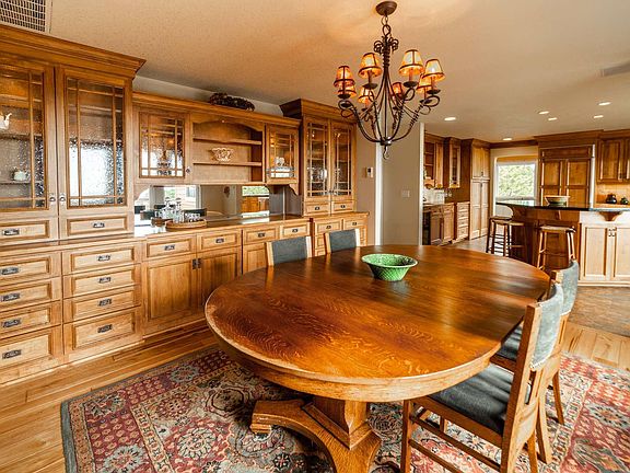 4th image of 22080 Columbia Crest Dr