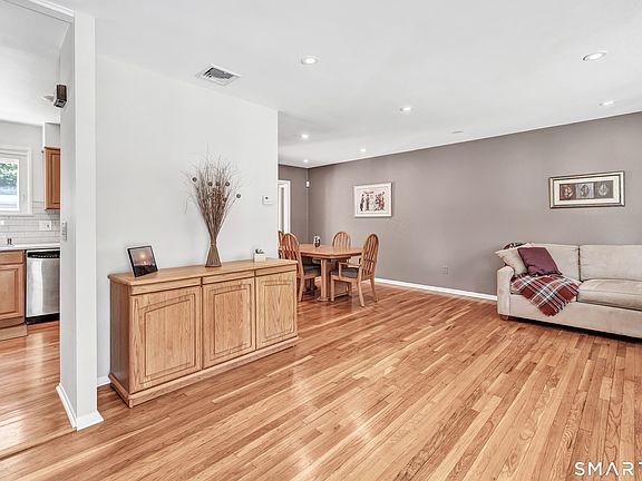 5th image of 109 Gay Bower Road