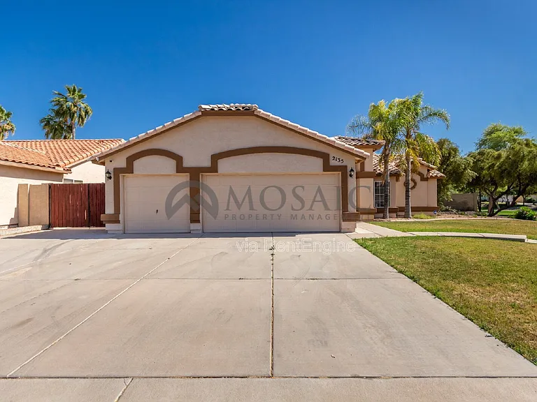 2135 E Brooks St — Photo 3