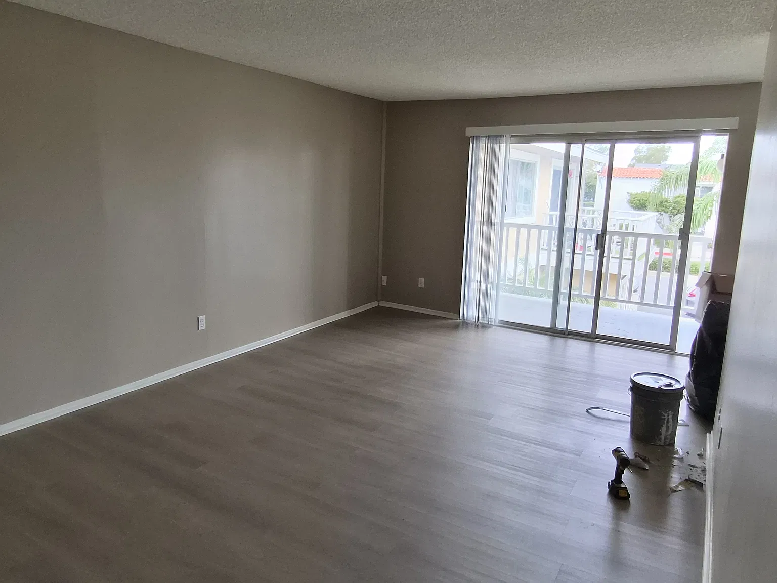 2 bed, 1.5 bath, 1100 sqft, $2,900 — Photo 2