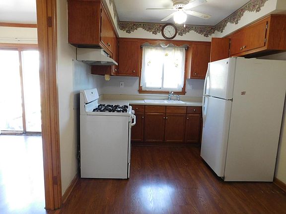 3rd image of 8622 W Villard AVENUE