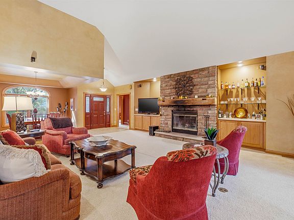 5th image of N8026 Oak Ln