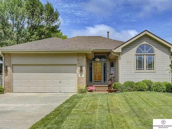 2nd image of 15204 Summerwood Dr