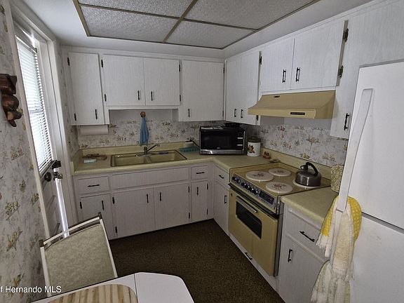 5th image of 2204 Orange Blossom Ln