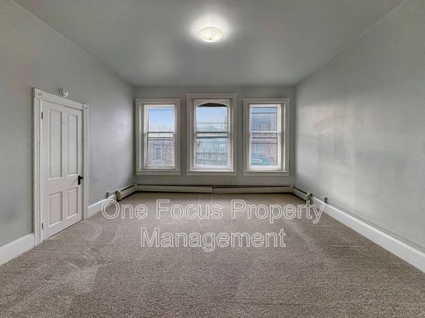 109 1/2 E Main St APT 2