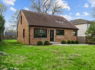 830 Deerfield Rd, Highland Park, IL 60035