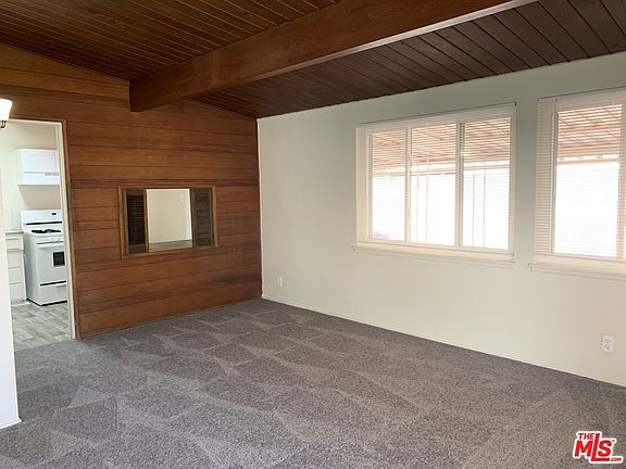 3rd image of 8509 Mammoth Ave