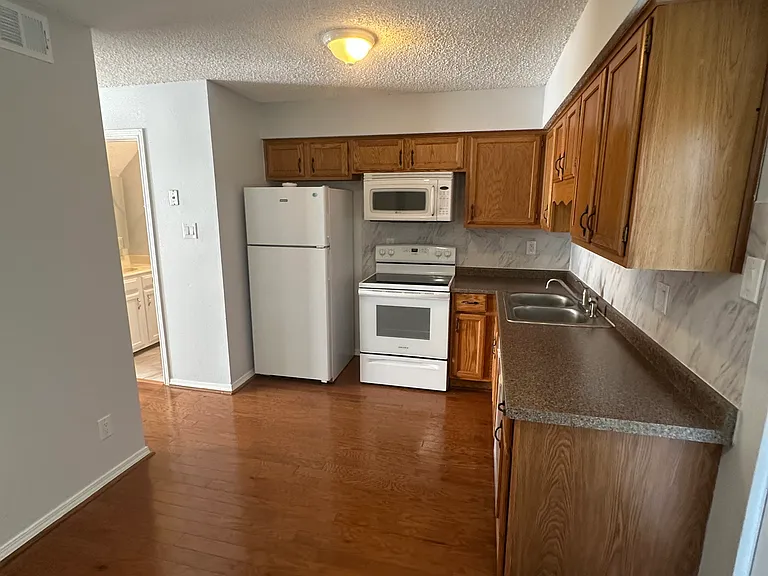 3005 Whisper Oaks Ln #A — Photo 13
