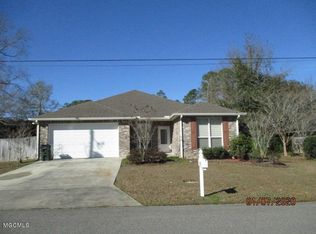6637 Ahekolo Cir, Diamondhead, MS 39525